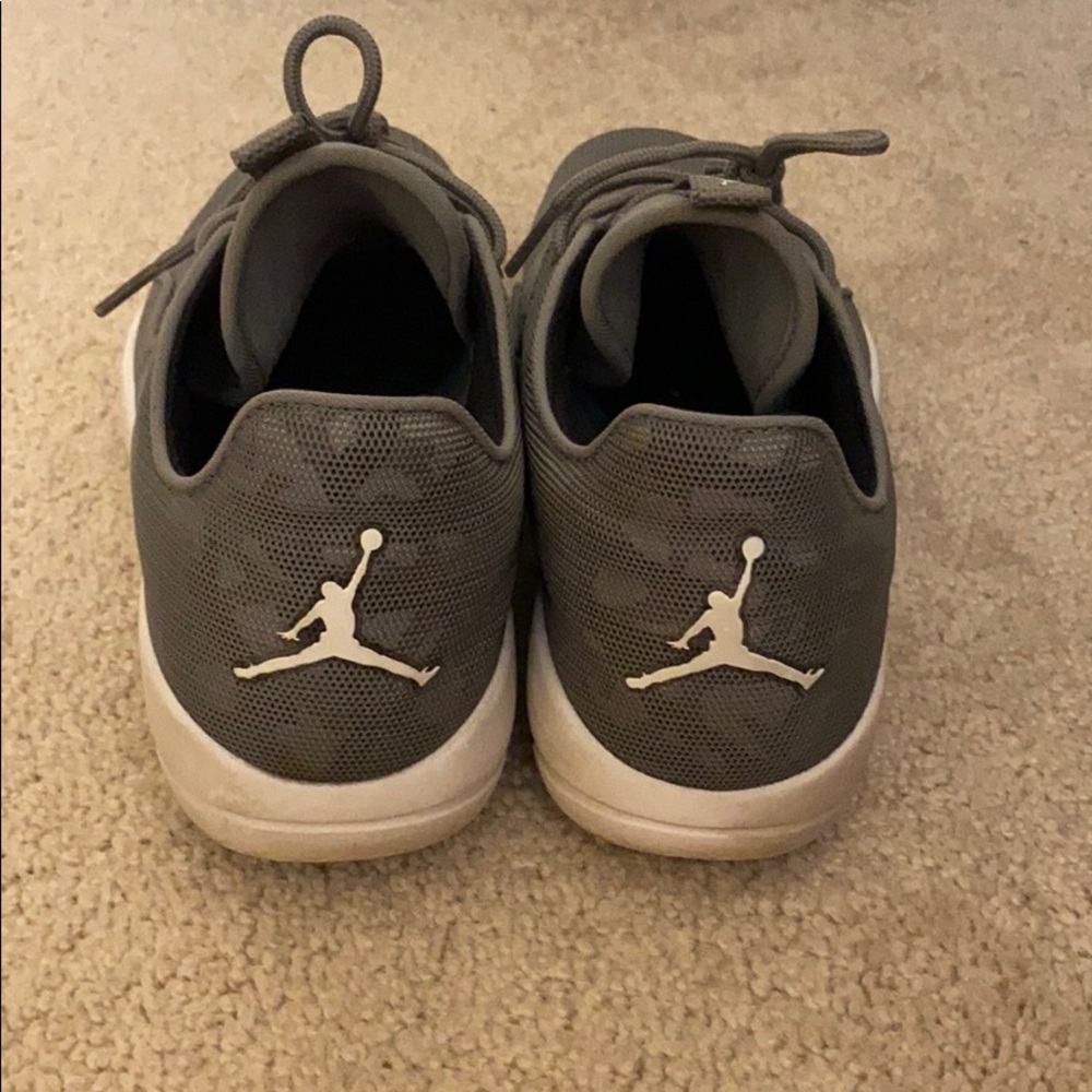 Jordan sneakers - Picture 2 of 3